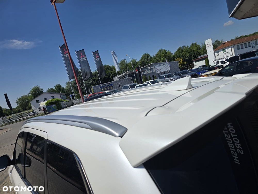 Mitsubishi Outlander 2.4 4WD Top - 35