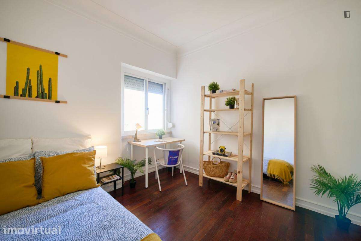 Quarto - localizado em Roma-Areeiro Lisbon - Grande imagem: 3/19