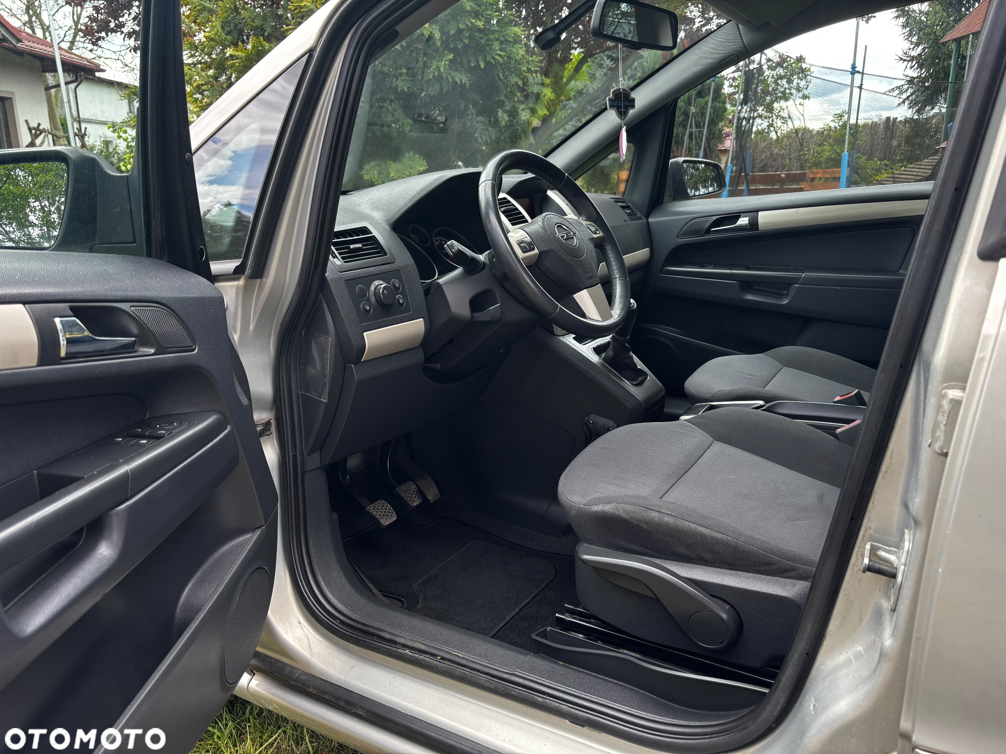 Opel Zafira - 10