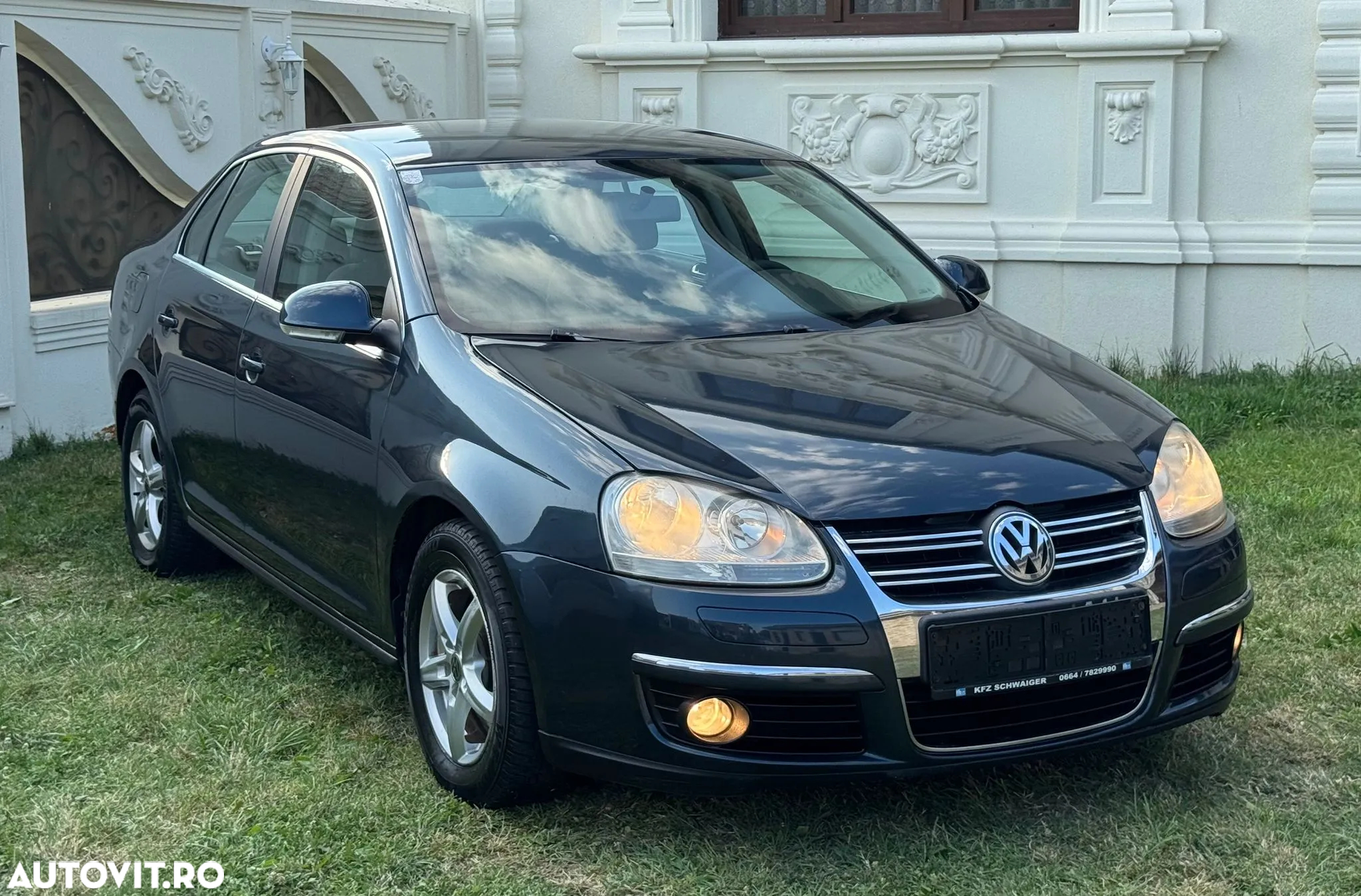 Volkswagen Jetta - 2