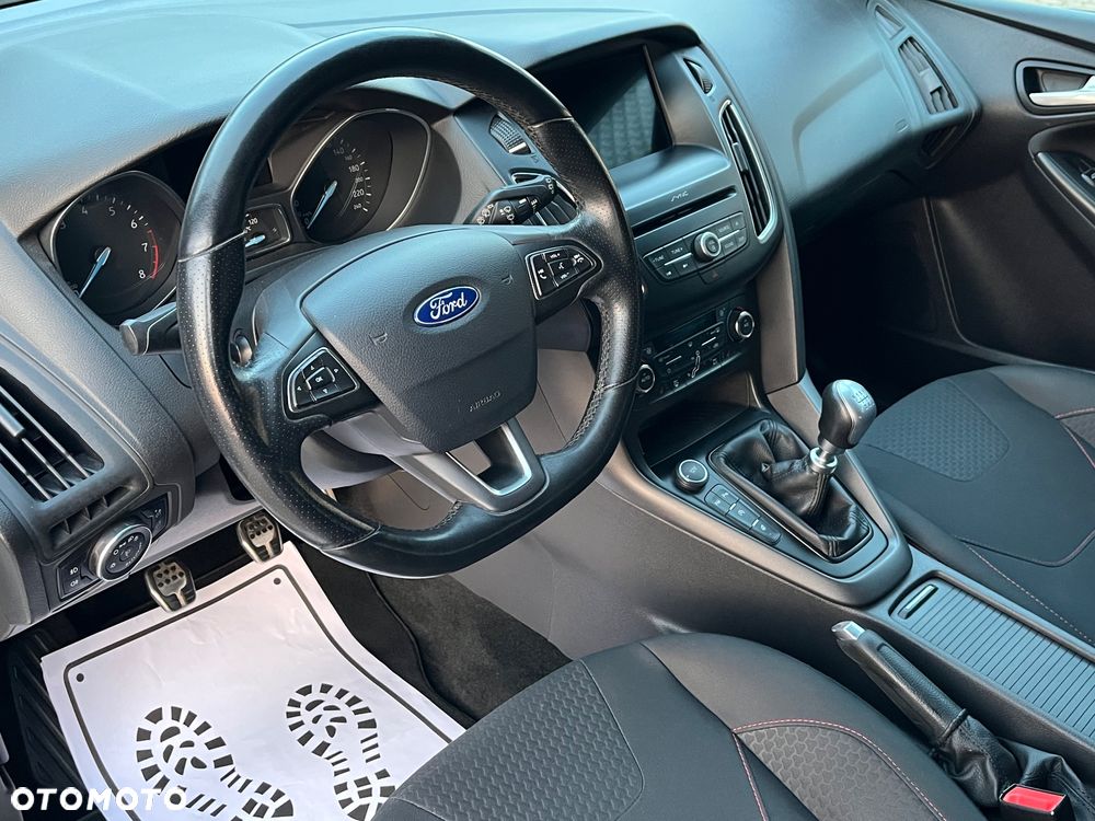 Ford Focus - 22