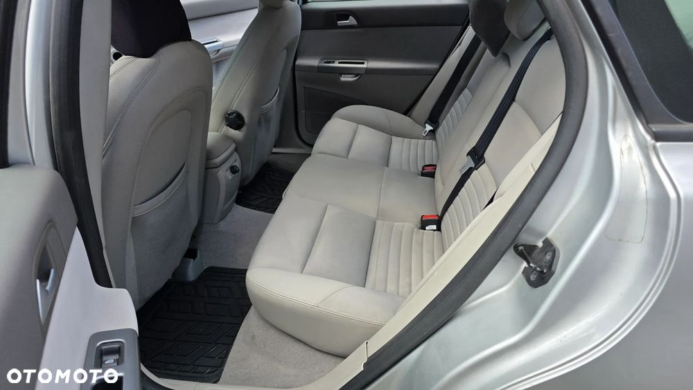 Volvo S40 1.8 - 13