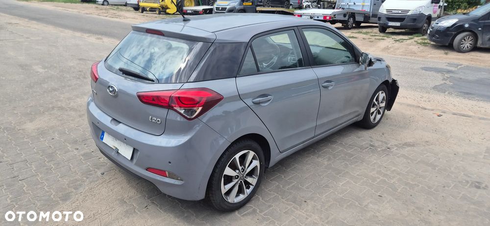 Hyundai i20 1.2 Fresh - 11