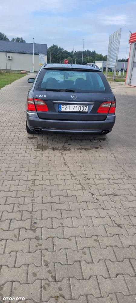 Mercedes-Benz E-Class 2008 photo 4