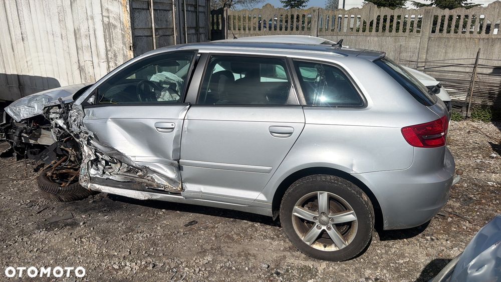 Audi A3 Sportback 1.6 Ambiente - 6