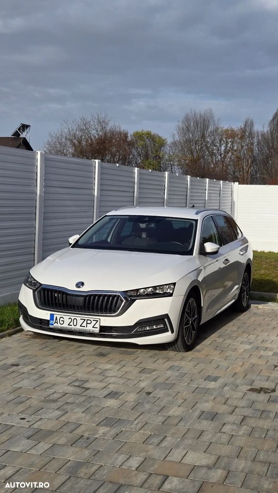 Skoda Octavia Combi Diesel 2.0 TDI DSG Ambition - 2