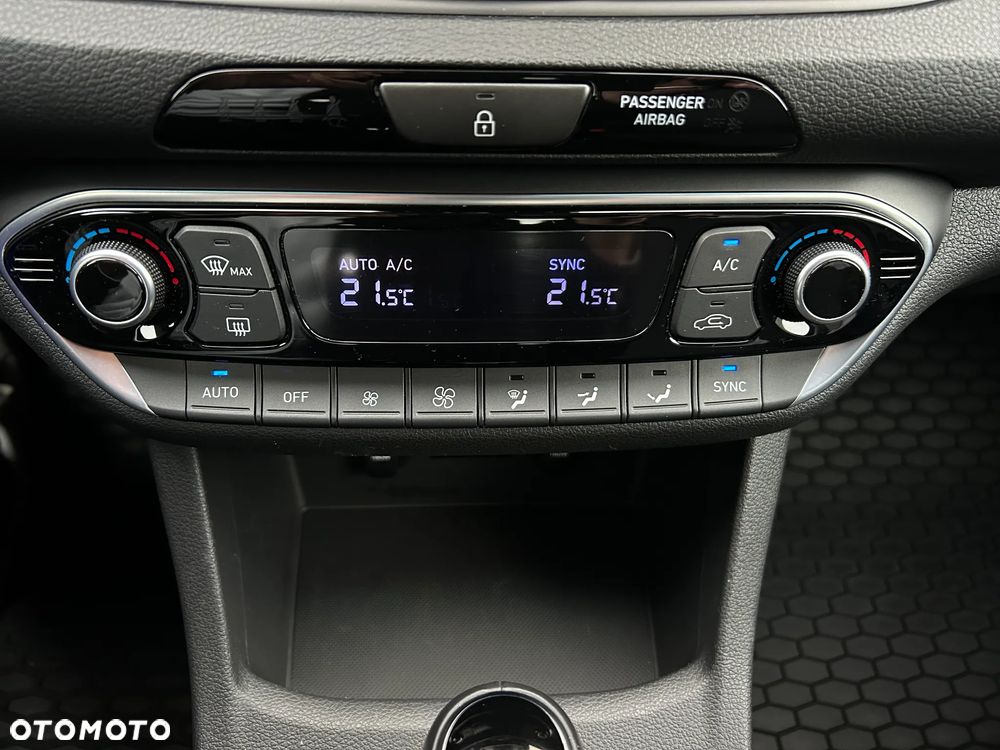 Hyundai i30 1.0 T-GDI Smart DCT - 28