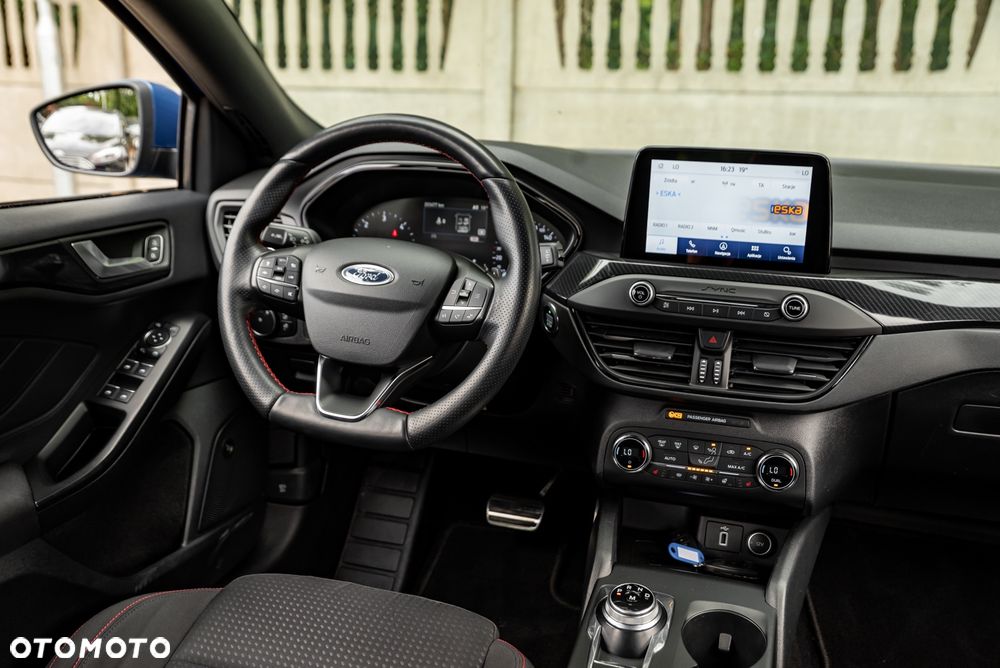 Ford Focus 1.5 EcoBlue Start-Stopp-System ST-LINE - 25