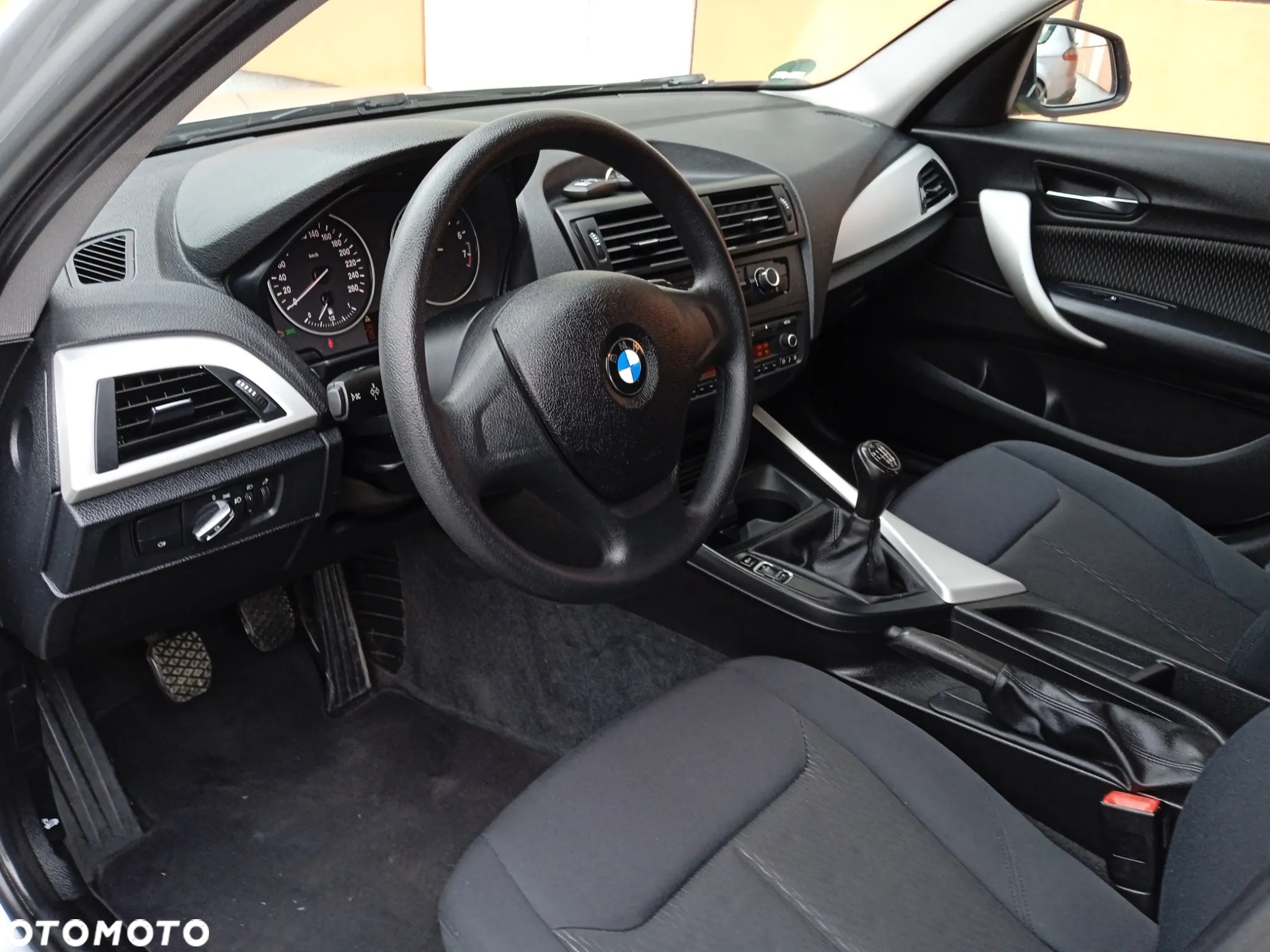 BMW Seria 1 116i - 8
