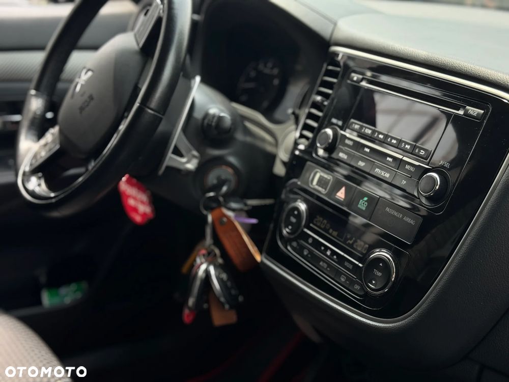 Mitsubishi Outlander 2.0 Intense 4WD CVT - 23