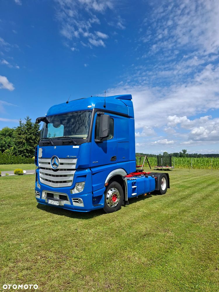 Mercedes-Benz Actros - 1