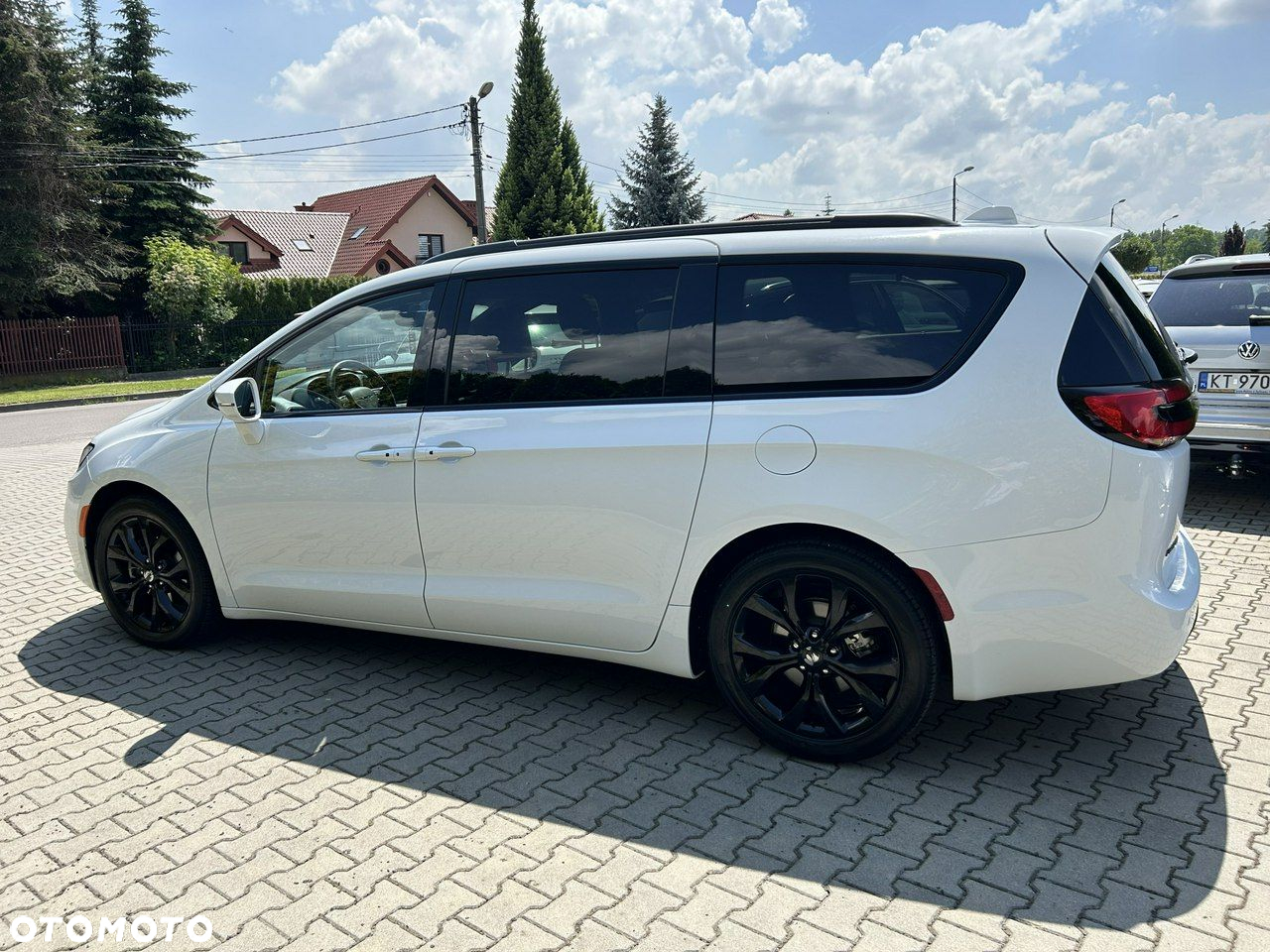 Chrysler Pacifica - 12