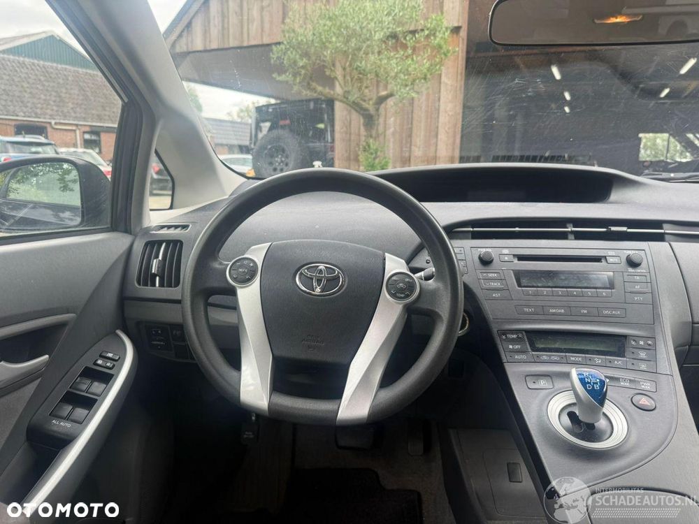 Toyota Prius (Hybrid) Executive - 4