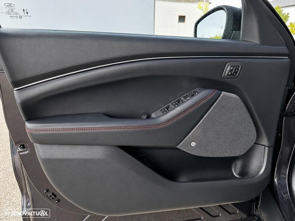 Ford Mustang Mach-E 75.7 kWh Premium AWD - 19