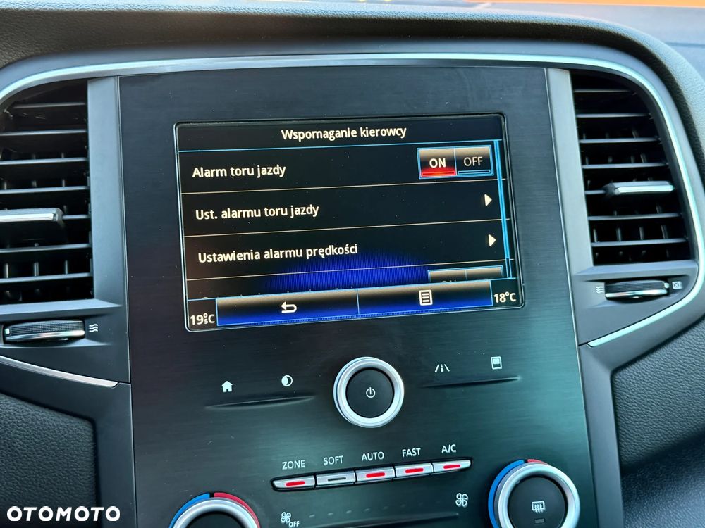 Renault Megane ENERGY TCe 130 EDC BOSE EDITION - 18