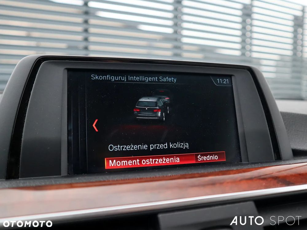 BMW Seria 3 320d xDrive Advantage - 27