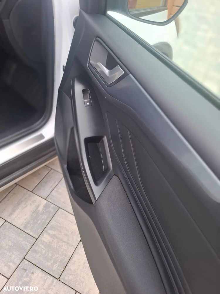 Ford Focus 2.0 EcoBlue Start-Stopp-System ACTIVE - 18