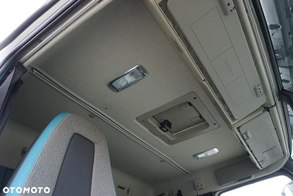 Volvo FM / 500 / 6 X 2 / SKRZYNIOWY + HDS / HMF 3220 K7 / WYS. 18,9 M / OŚ SKRĘTNA - 31