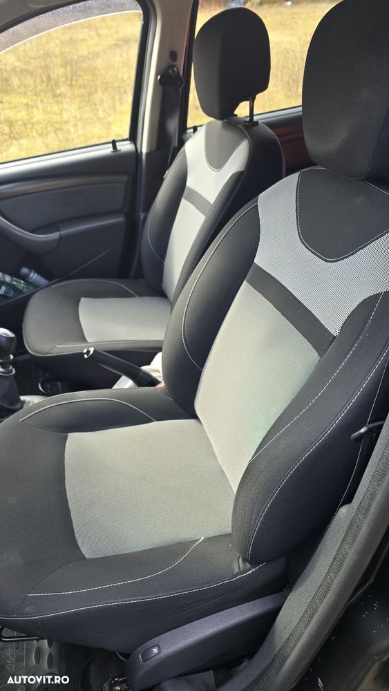 Dacia Duster 1.6 4x4 Laureate - 13