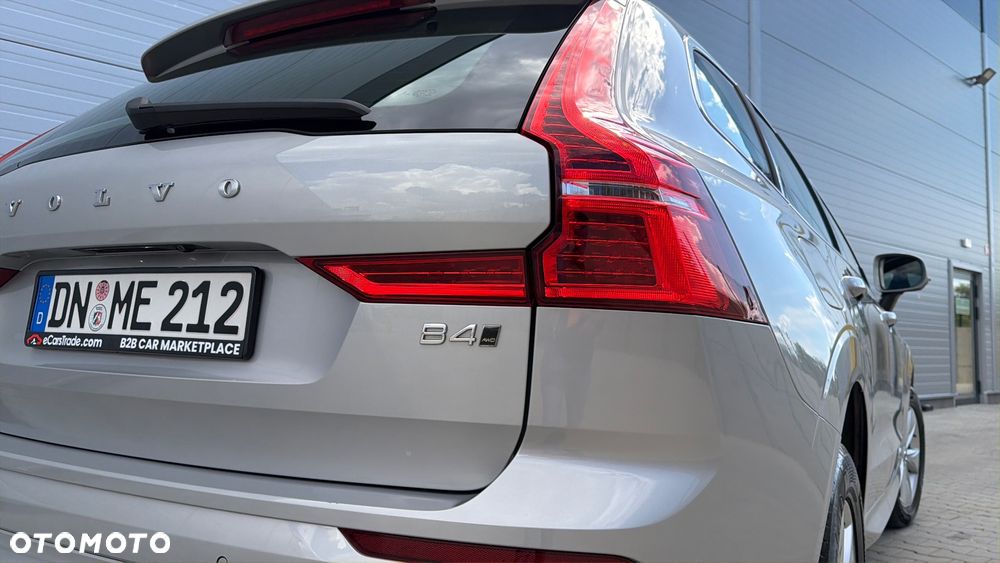 Volvo XC 60 B4 D AWD Geartronic Momentum Pro - 14