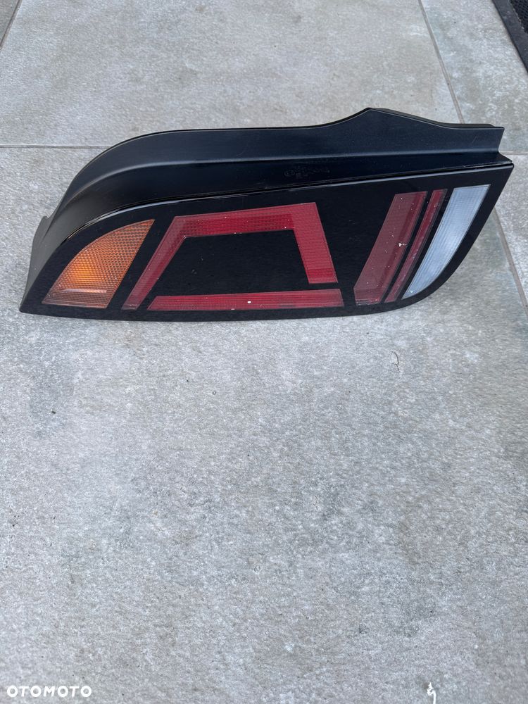 LAMPA TYLNA VOLKSWAGEN  UP LIFT  LEWA PRAWA - 7