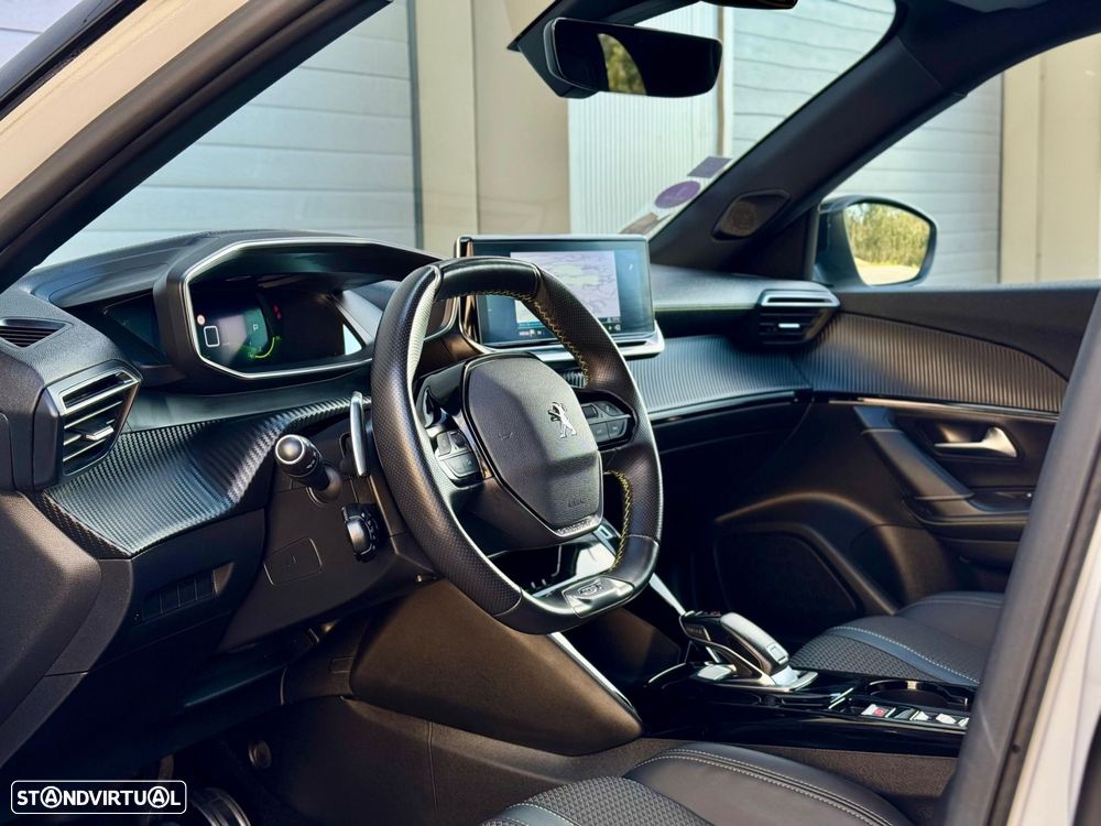 Peugeot 2008 1.2 PureTech GT Line EAT8 - 12
