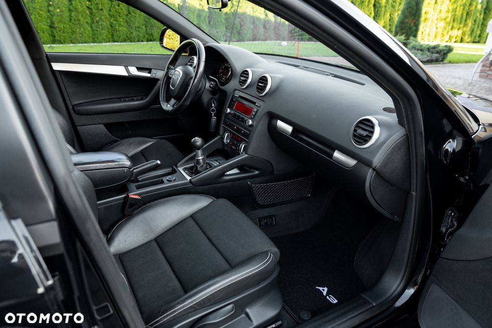 Audi A3 Sportback 2.0 TFSI S line Sportpaket - 22