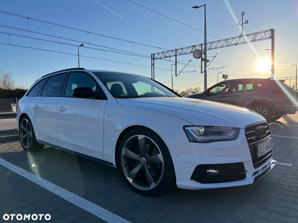 Audi A4 Avant 2.0 TDI DPF clean diesel quattro S tronic S line Sportpaket - 2