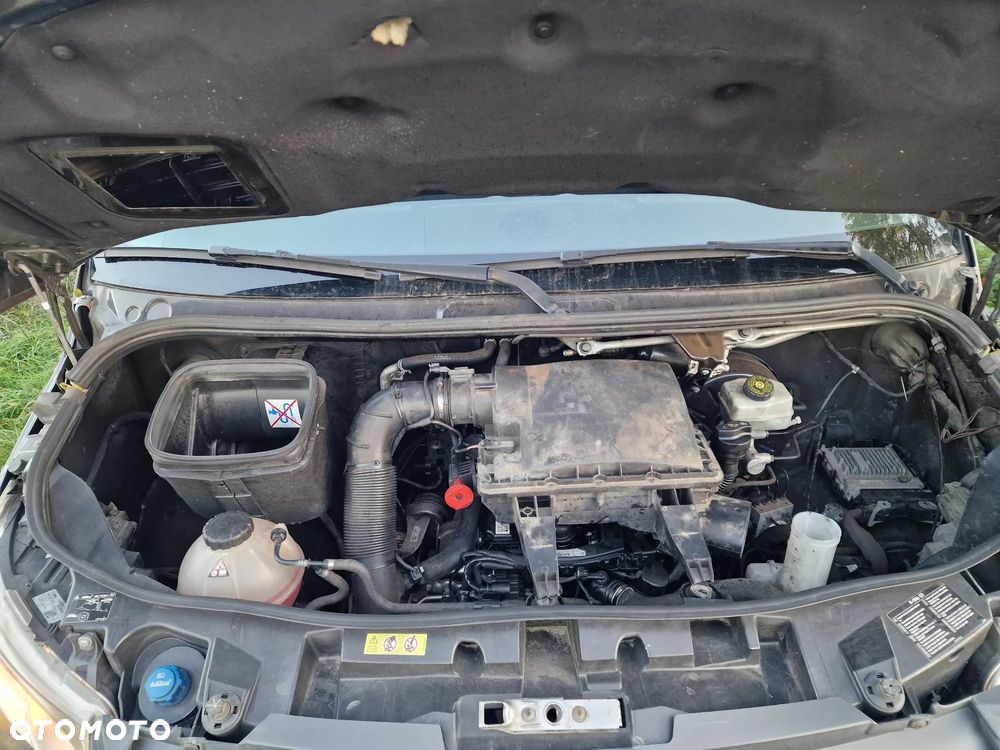 Mercedes-Benz Sprinter - 12