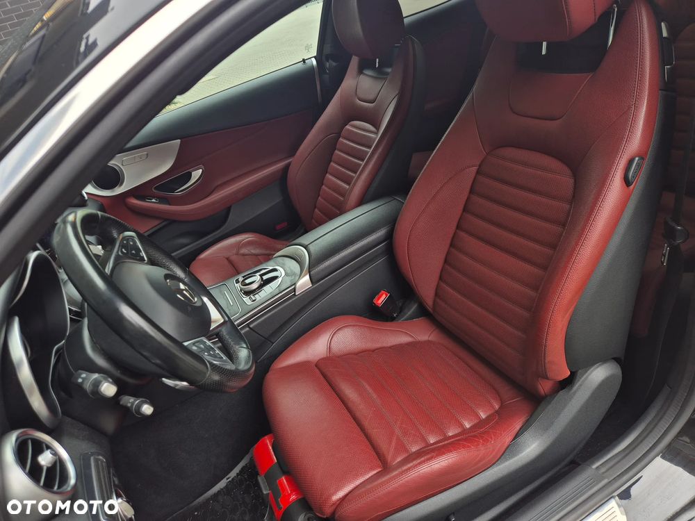 Mercedes-Benz Klasa C 300 7G-TRONIC - 16