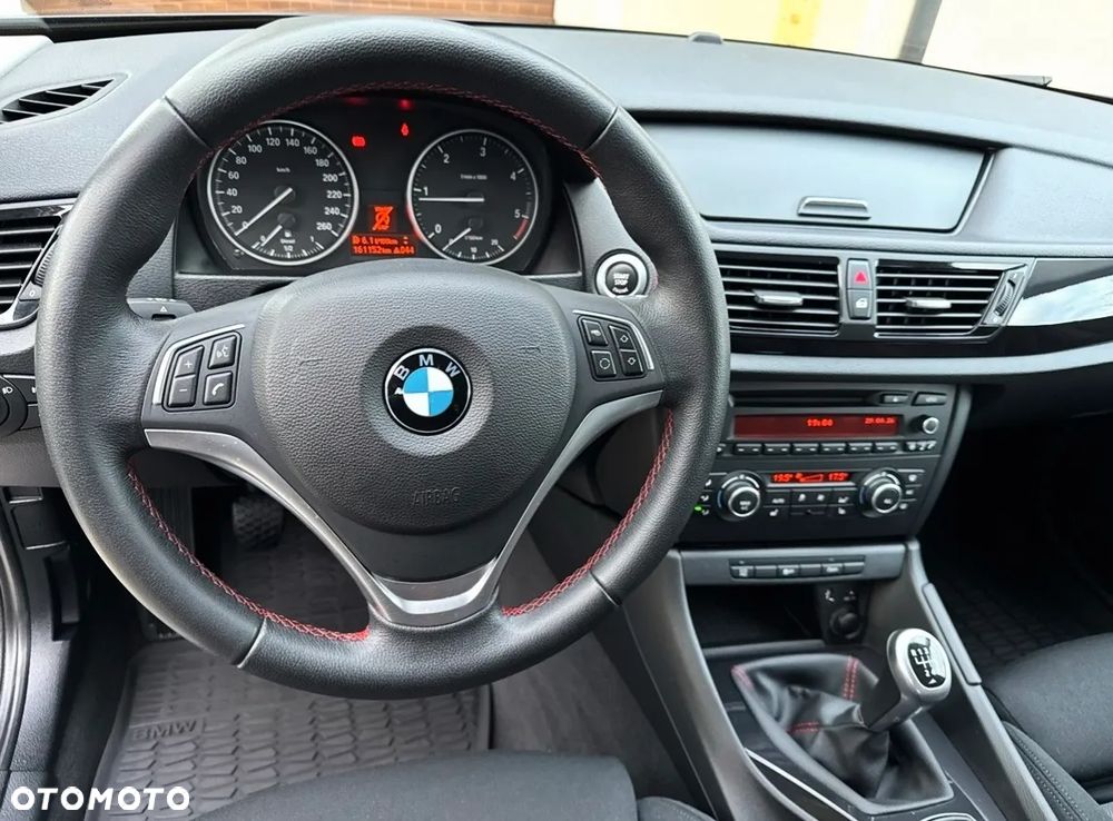 BMW X1 sDrive18d Sport Line - 7