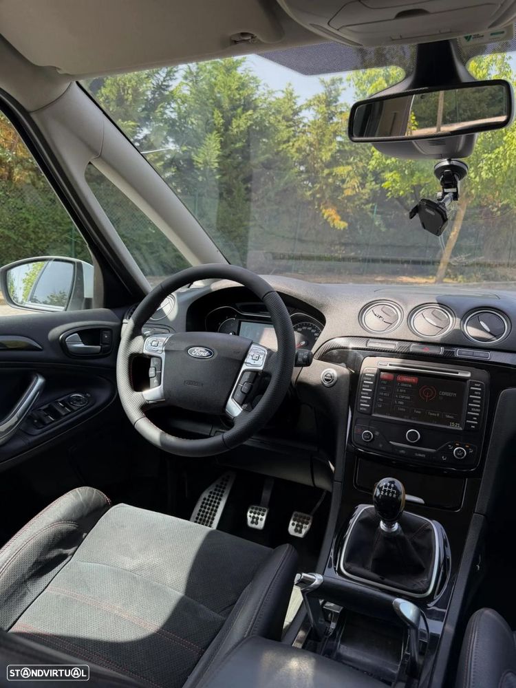 Ford S-Max - 16