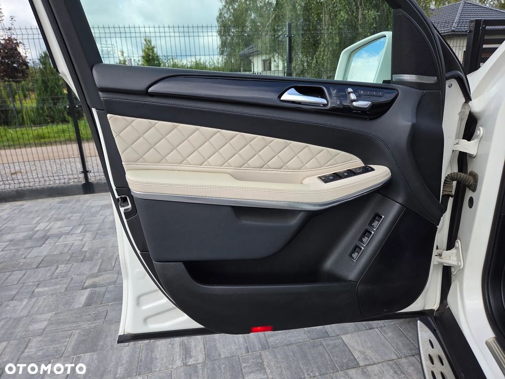 Mercedes-Benz GLS - 37