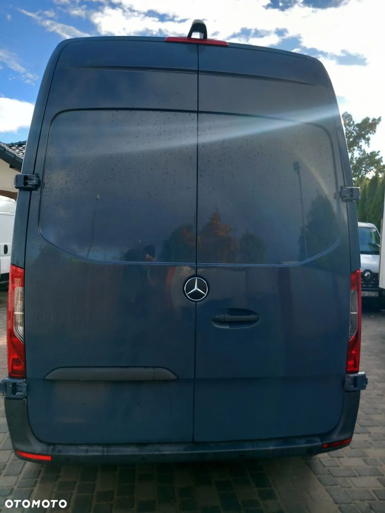 Mercedes-Benz Sprinter - 5