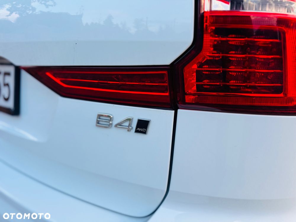 Volvo XC 60 B4 D AWD Geartronic Momentum Pro - 32