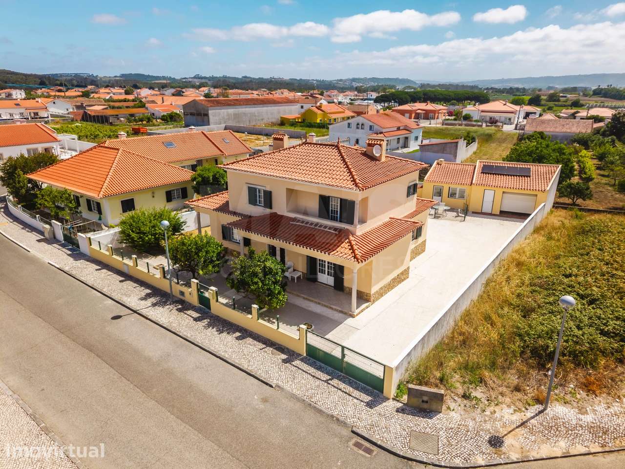 Moradia T4 com Charme em Olho Marinho | 260m² | Lote 734m² - Grande imagem: 2/50
