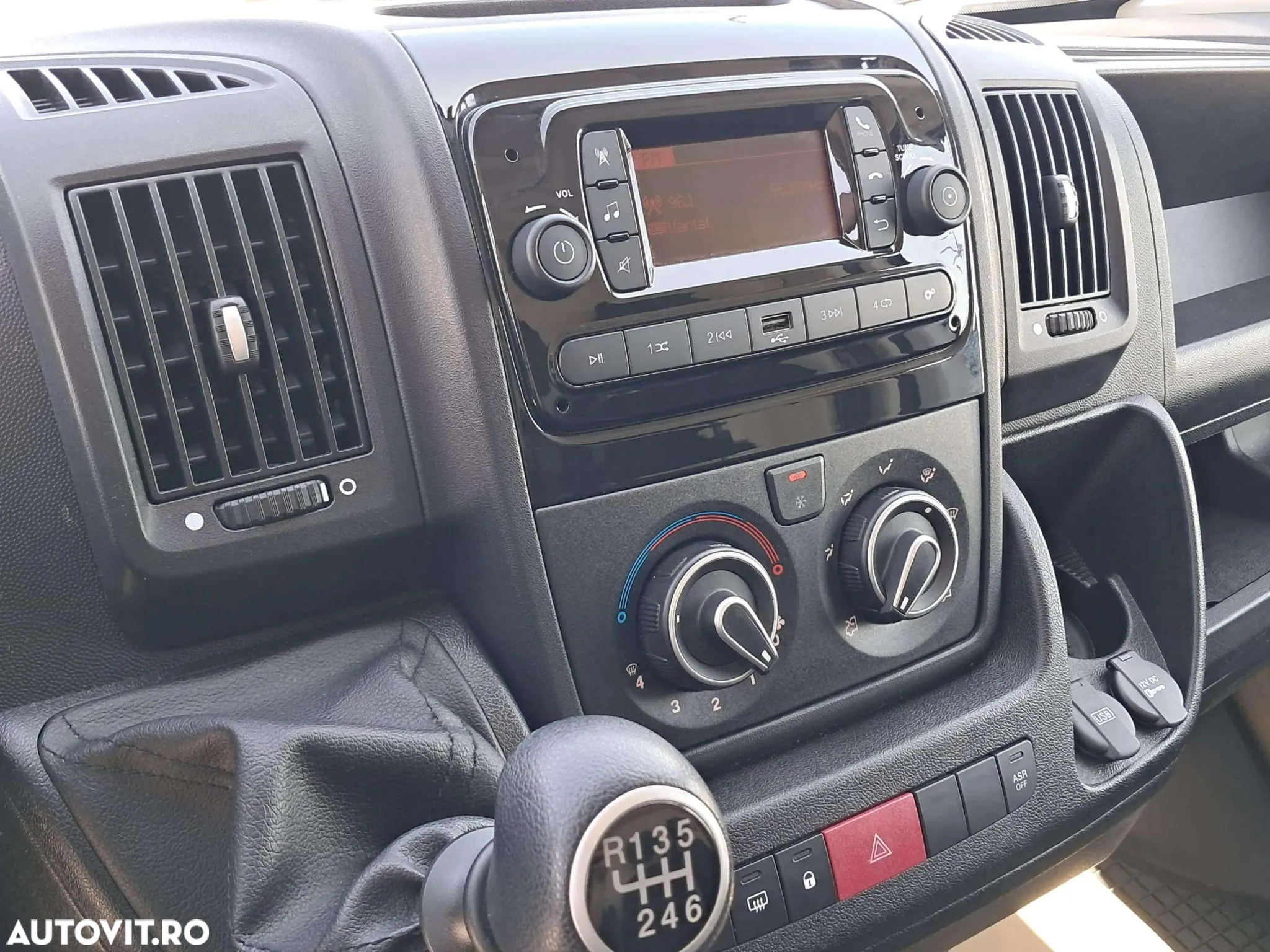 Peugeot BOXER FURGON 330 L1H1 BASE 2.2 BLUEHDI STT 120 CP BVM6 EURO 6.4 - 10