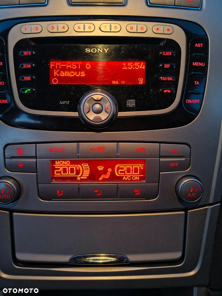 Ford Mondeo 1.6 Ghia - 9