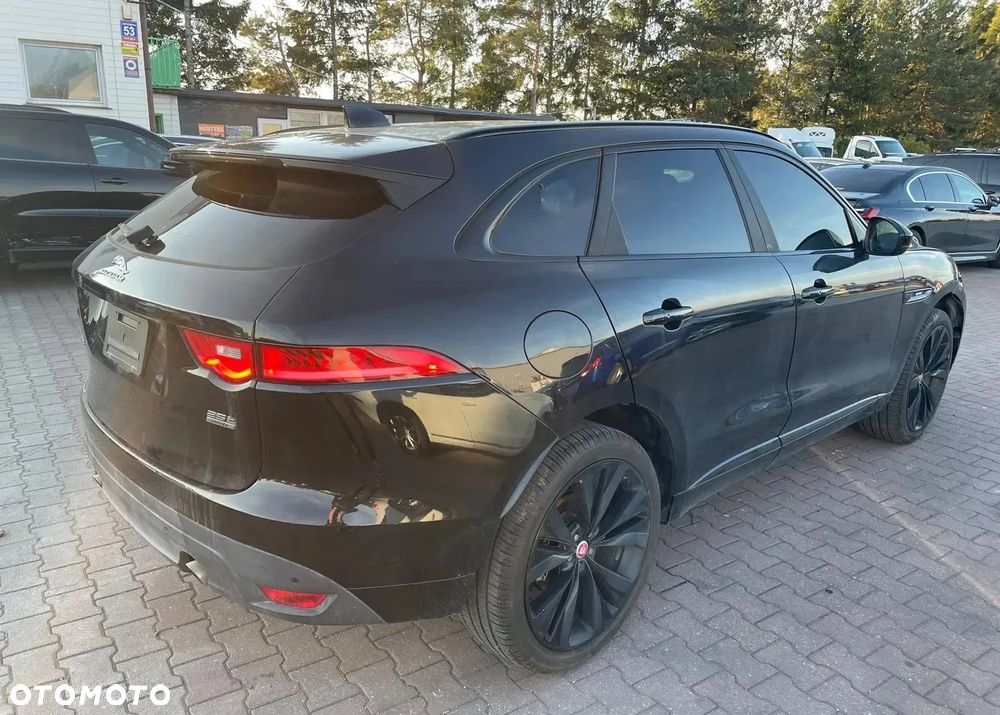 Jaguar F-Pace 2.0 i4P AWD R-Sport - 2