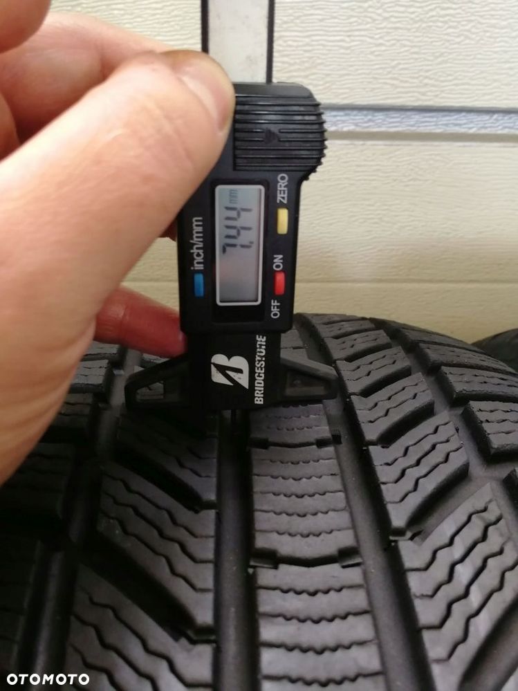 Opony zimowe 235/55 R 17 Continental WinterContact TS870 P - 3