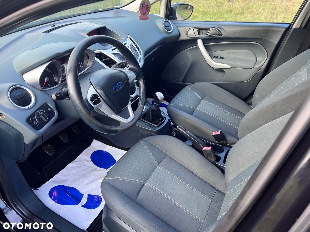 Ford Fiesta 1.6 TDCi DPF Titanium - 13