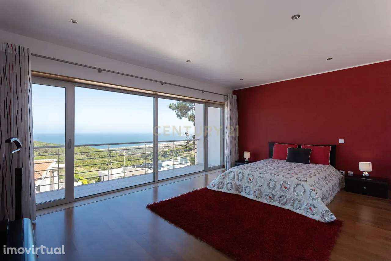 Moradia Única na Serra da Pescaria: Vista Panorâmica para o Mar e Prai - Grande imagem: 3/52