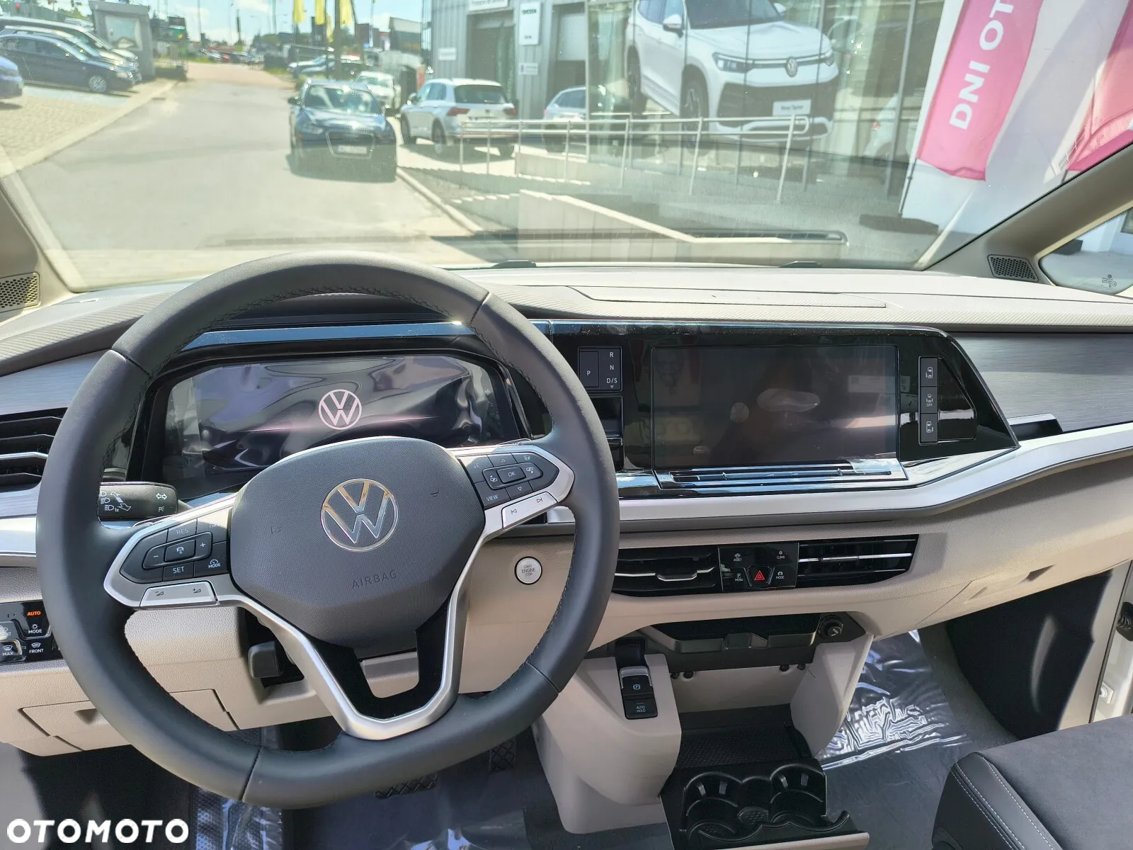 Volkswagen Multivan - 17