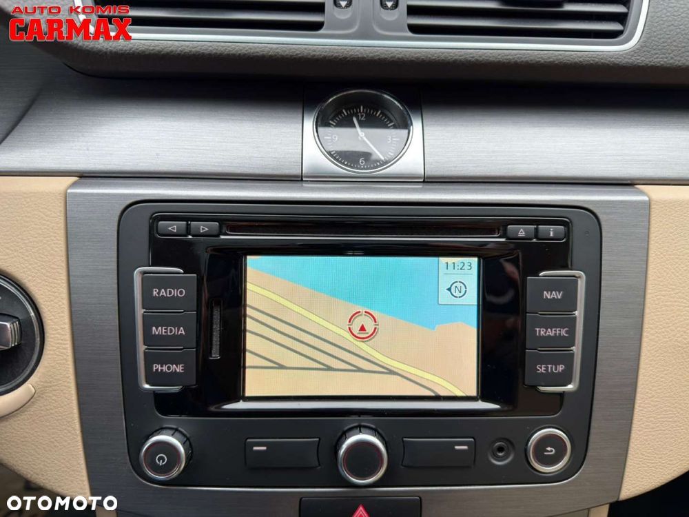 Volkswagen Passat - 26