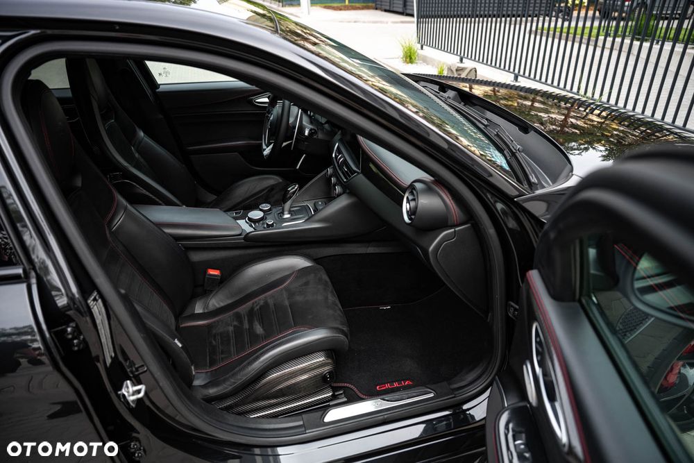 Alfa Romeo Giulia 2.9 Bi Turbo V6 Quadrifoglio - 12