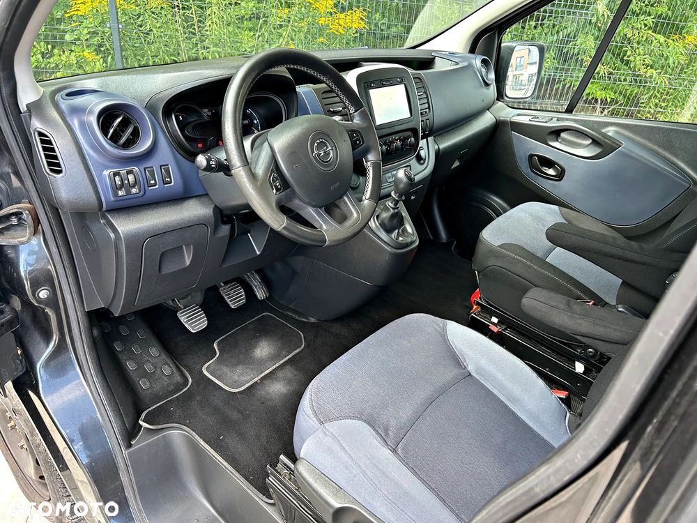 Opel Vivaro - 10