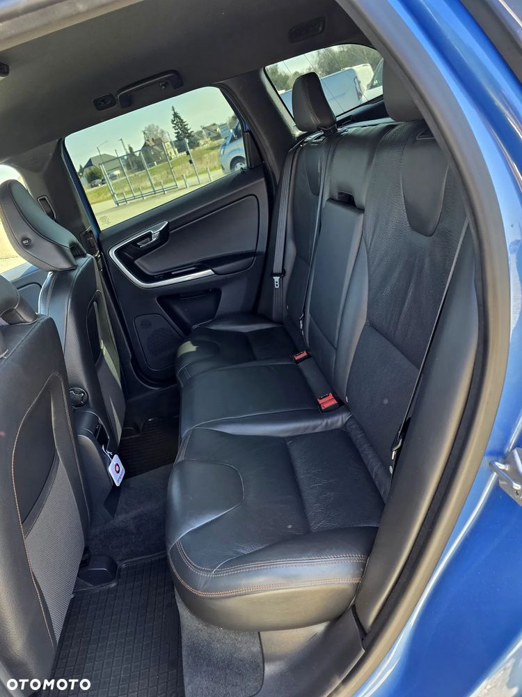 Volvo XC 60 D4 Geartronic Momentum - 22