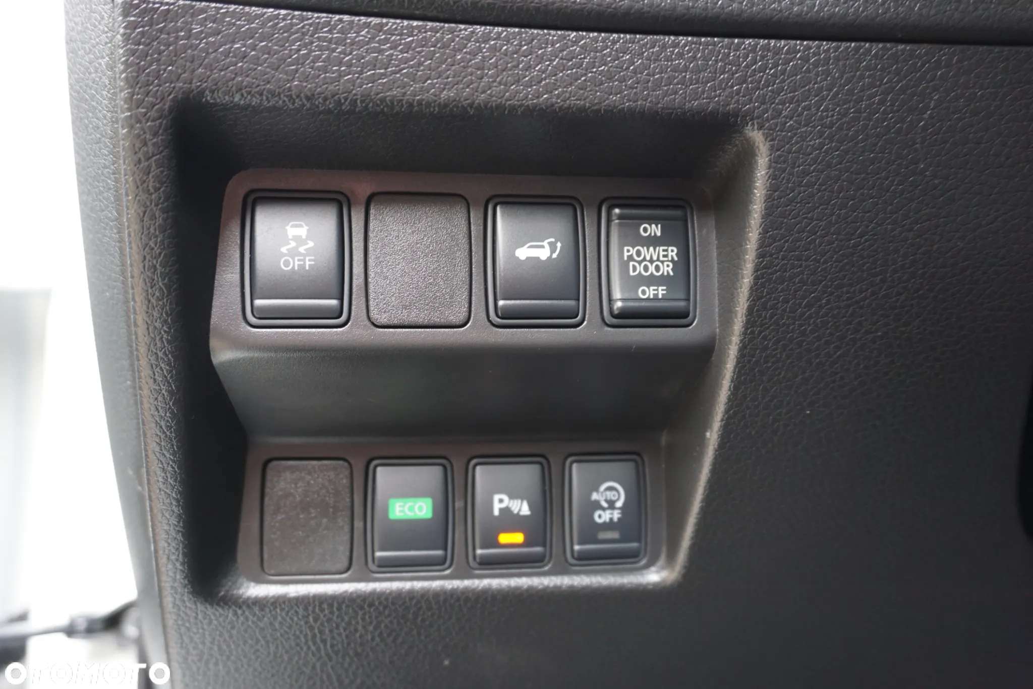 Nissan X-Trail 1.6 DCi N-Connecta 2WD Xtronic 7os - 25