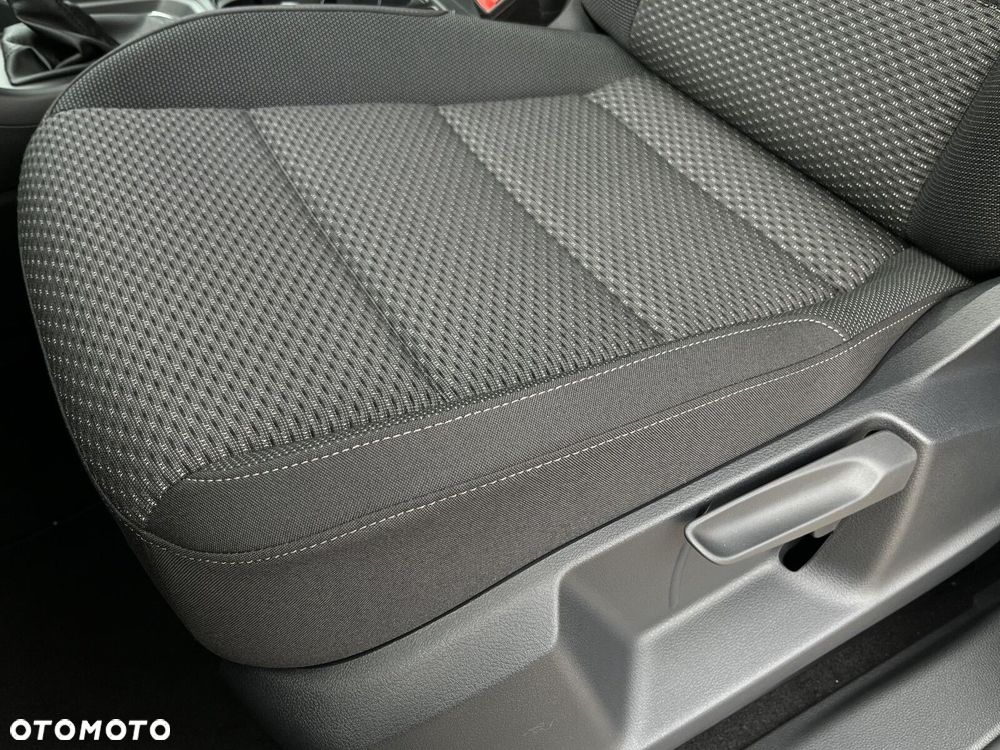 Volkswagen Touran - 16