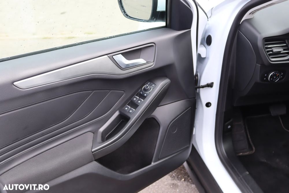 Ford Focus 1.0 EcoBoost MHEV Titanium - 10